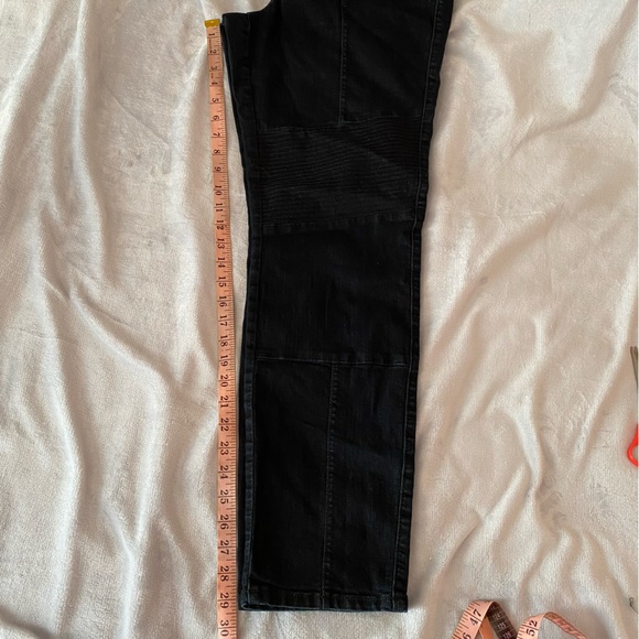 CJ by Cookie Johnson moto style dark wash jeans - Picture 14 of 14